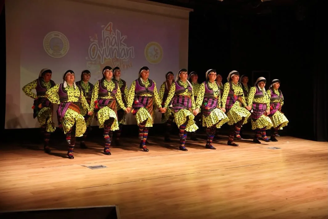Kapaklı'da Halk Oyunları Şöleni Renkli Görüntülere Sahne Oldu