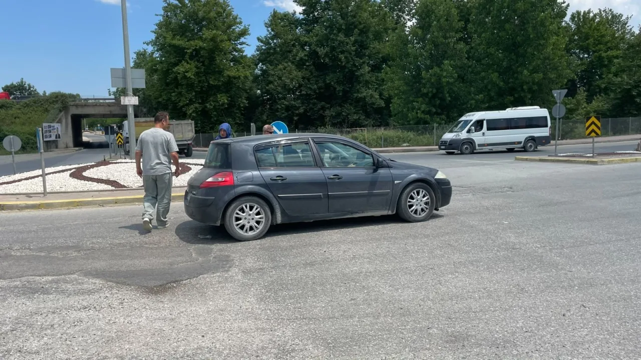 Arifiye'de Motosiklet Kazası: Sürücü Yaralandı
