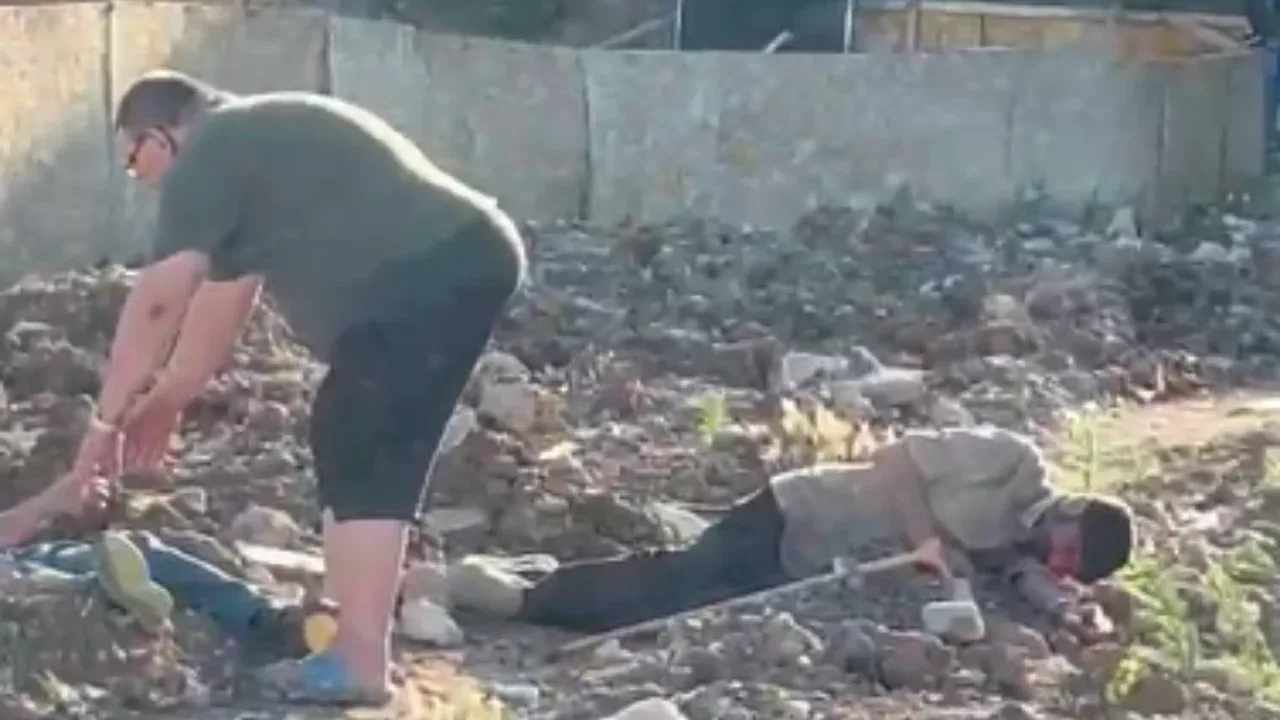 Orhangazi'de Endişe Yaratan Olay: İki Kişi Yerde Hareketsizdi
