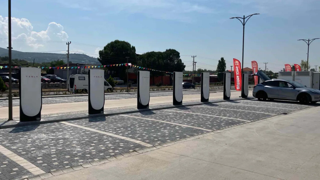 Muğla'da Tesla'dan Yeni Supercharger İstasyonu Açıldı